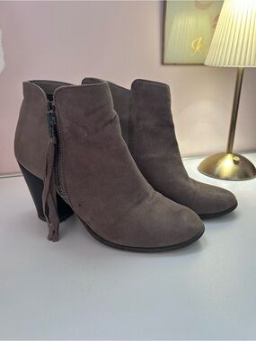 George Taupe Faux Suede Fringe Ankle Boots – Size 7